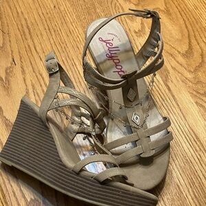 Jellypop Women's Brown Strappy Wedges